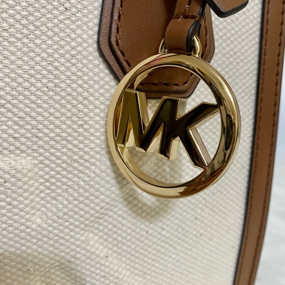 Michael Kors Small Satchel Handbag Brown and Linen Cream NWT - Picture 4 of 10